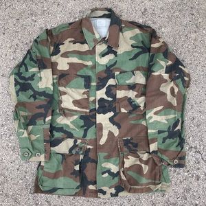 Vintage 1990s woodland Camouflage M-65 style military fatigue jacket Sz S